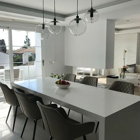 Modern Puente Apartman *