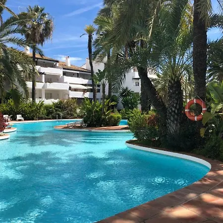 Modern Puente Apartman *