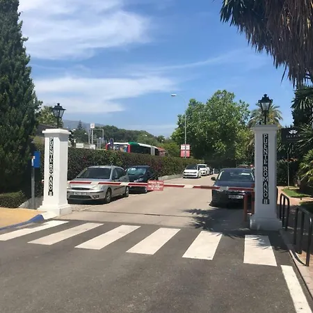 Modern Puente Apartman *