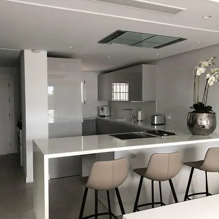 Modern Puente アパート マルベーリャ