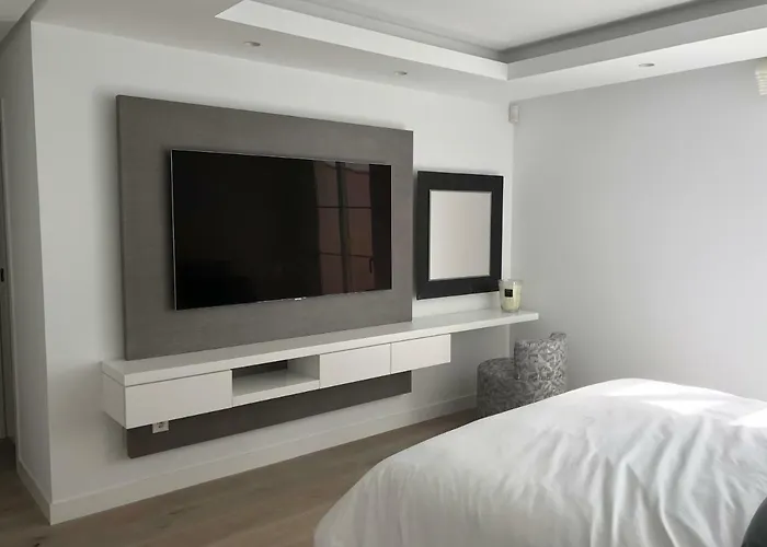 Modern Puente Apartament